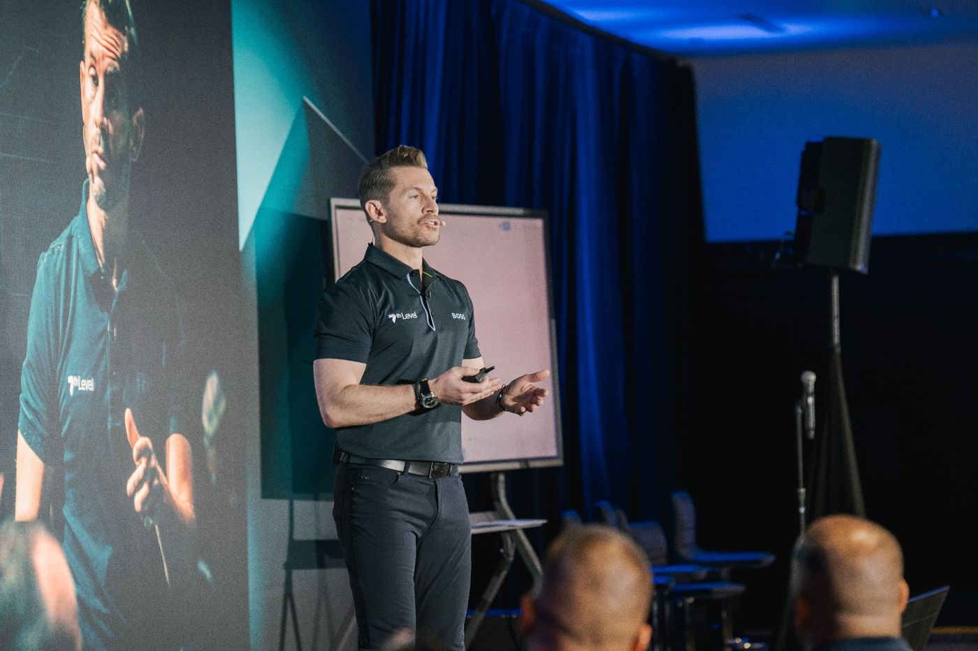 Jeremy Miner coaching a live sales team